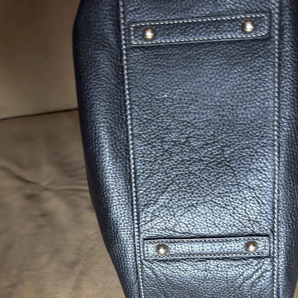 Dooney & Bourke Black Logo Lock purse . - Picture 2 of 6